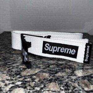 SUPREME White adjustable ratchet clasp belt